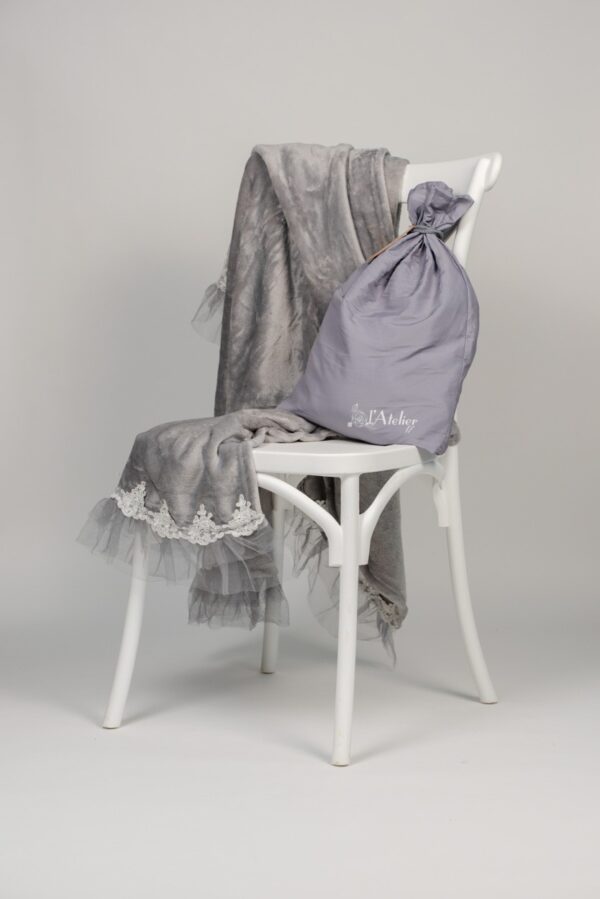 Plaid Tutu' L'Atelier17 con bordo in merletto e organza