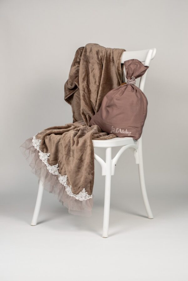 Plaid Tutu' L'Atelier17 con bordo in merletto e organza
