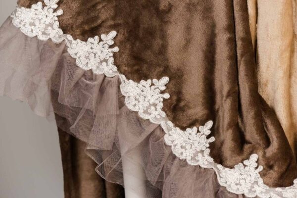 Plaid Tutu' L'Atelier17 con bordo in merletto e organza