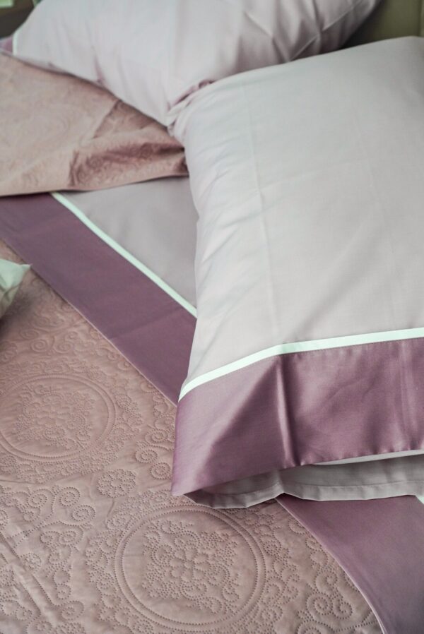 Completo Lenzuola Matrimoniali 100% Cotone Eneas Rosa Con Bordo Rosa Scuro