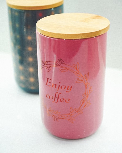 Barattolo Moderno in Ceramica Enjoy Coffee con Coperchio in Legno e dettagli in oro