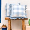 Cuscino Arredo a Quadri Con Balza Frill e Zip Linea Queen 45 x 45 cm