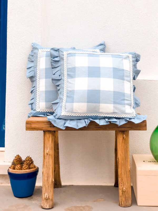 Cuscino Arredo a Quadri Con Balza Frill e Zip Linea Queen 45 x 45 cm