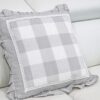 Cuscino Arredo a Quadri Con Balza Frill e Zip Linea Queen 45 x 45 cm