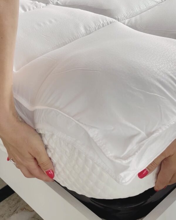 Topper Per Materasso Altezza 6/7 Cm Circa Con Bande Elastiche Maxi Imbottitura 700 Grammi Biancaluna