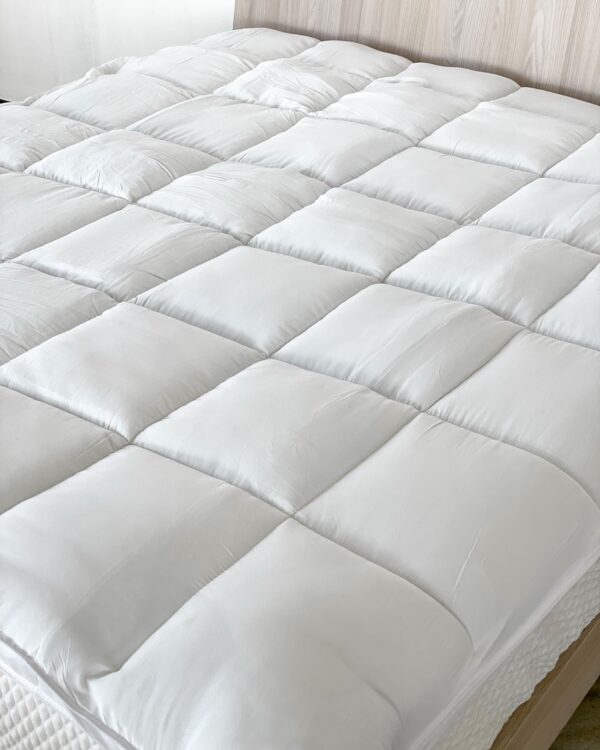 Topper Per Materasso Altezza 6/7 Cm Circa Con Bande Elastiche Maxi Imbottitura 700 Grammi Biancaluna