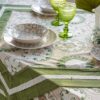 Centrotavola Ambra Verde in Cotone con Bordo Merletto
