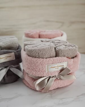 Cestino Lavette 4 pezzi Maestri Cotonieri Rosa e Tortora con Grazioso Fiocco in Tono