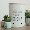 Porta Cipolla Contenitore in Ceramica con Coperchio Frase Simpatica 16x19,5 cm
