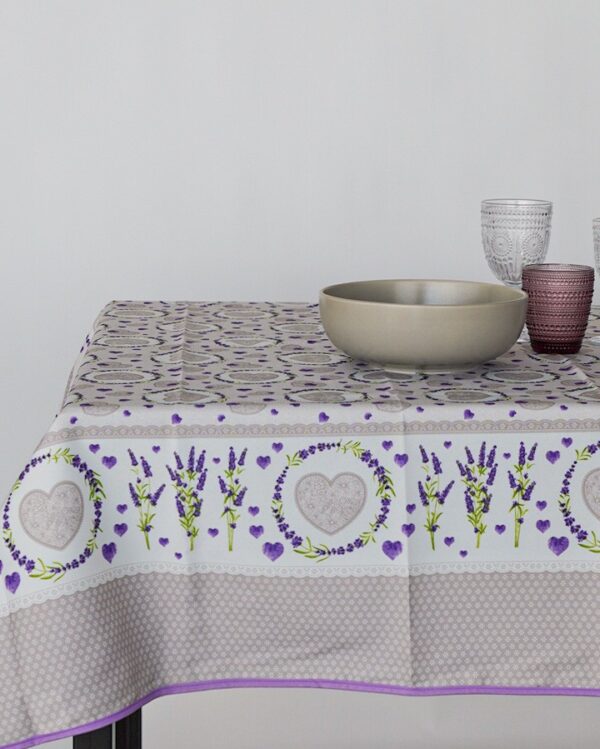 Tovaglia Antimacchia Stile Shabby con Cuori e Lavanda