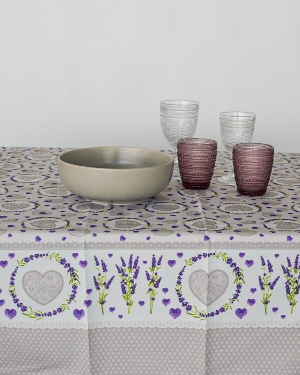 Tovaglia Antimacchia Stile Shabby con Cuori e Lavanda