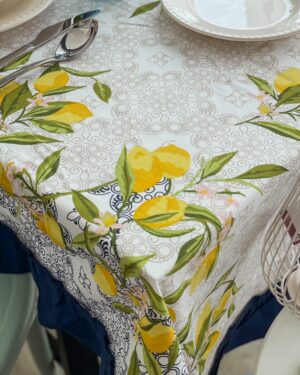 Tovaglia Linea Sorrento con Riccio sul Bordo Disponibile in 2 Misure