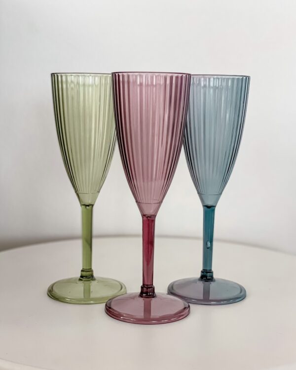 Flute In Plastica Trasparente colorata Blu Verde O Rosa 7x21,5cm