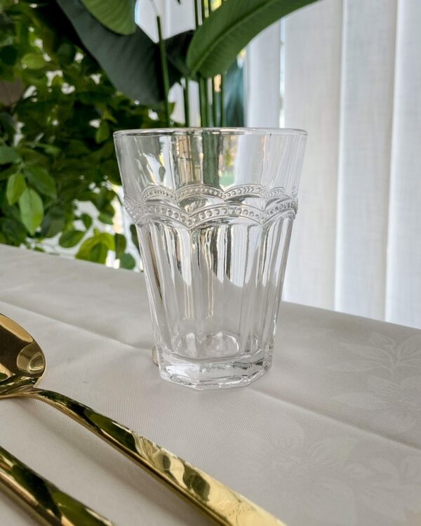 Bicchieri da Acqua Retrò in Set da Sei Disponibili in Tre Varianti Colore