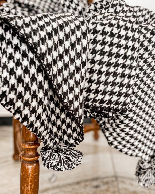Plaid Coperta Pied de Poule In 4 Colori Con Pon Pon Preziosa Home