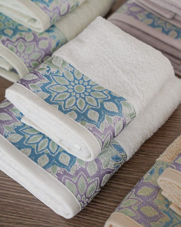 Set Asciugamani Flowers Viso e Ospite 100% Spugna di Cotone Vingi Ricami