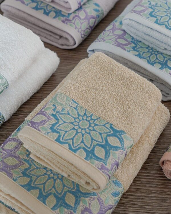 Set Asciugamani Flowers Viso e Ospite 100% Spugna di Cotone Vingi Ricami