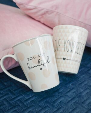 Tazza Mug Pretty in Ceramica Rosa e Grigia con Scritte Nere