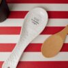 Appoggia Mestolo Con Scritte Rich In Bianco o In Beige