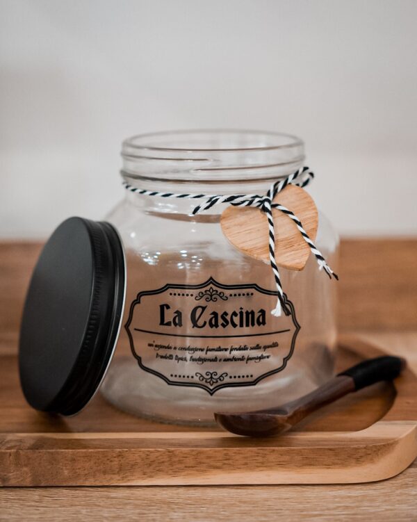 Barattolo La Cascina Con Coperchio Nero e Cucchiaino in Legno