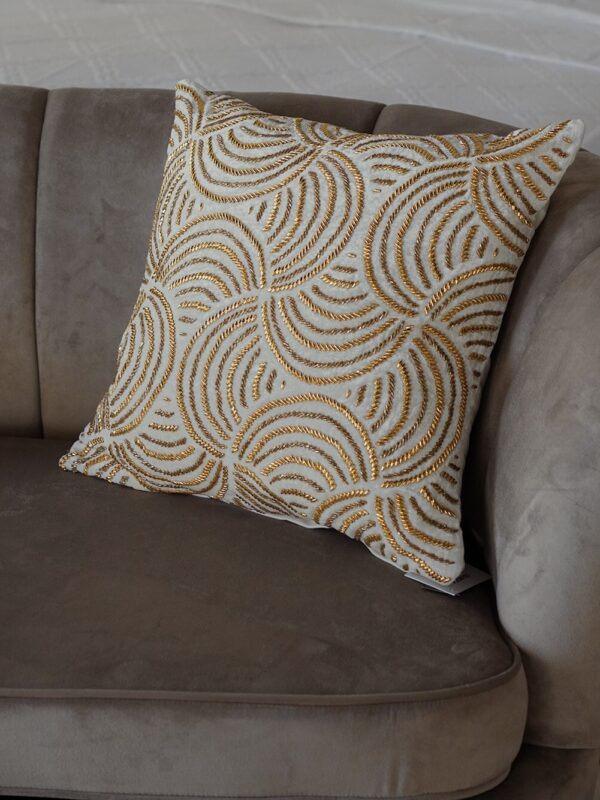 Cuscino Arredo Crema con Applicazioni Dorate Hanna Home Con Zip
