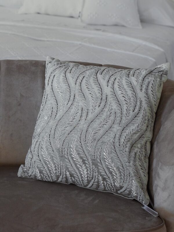 Cuscino Arredo Con Foglie Cucito Lurex Oro e Perline Hanna Home Con Zip