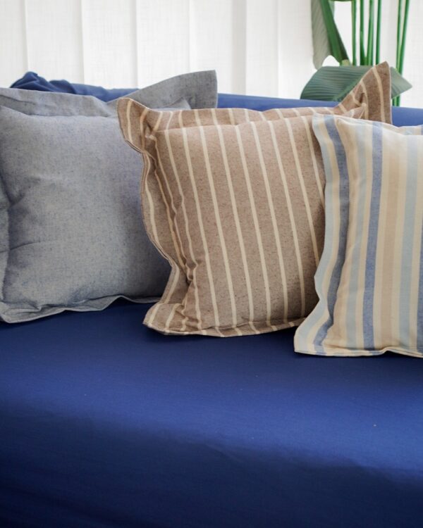 Cuscino Arredo Summer In Tessuto Grezzo Con Zip e Volant