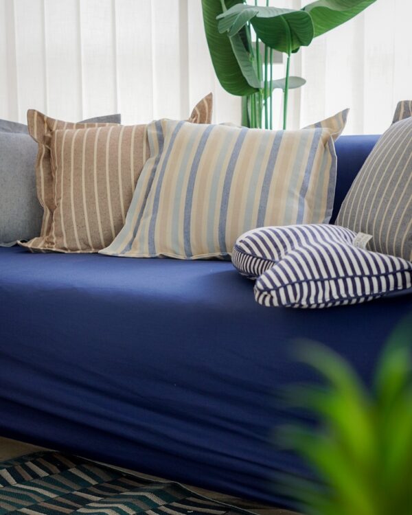 Cuscino Arredo Summer In Tessuto Grezzo Con Zip e Volant