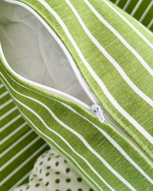 Cuscino Arredo Quadrato Con Zip Linea Dizzy A Righe Verde o Azzurro40x40 Cm