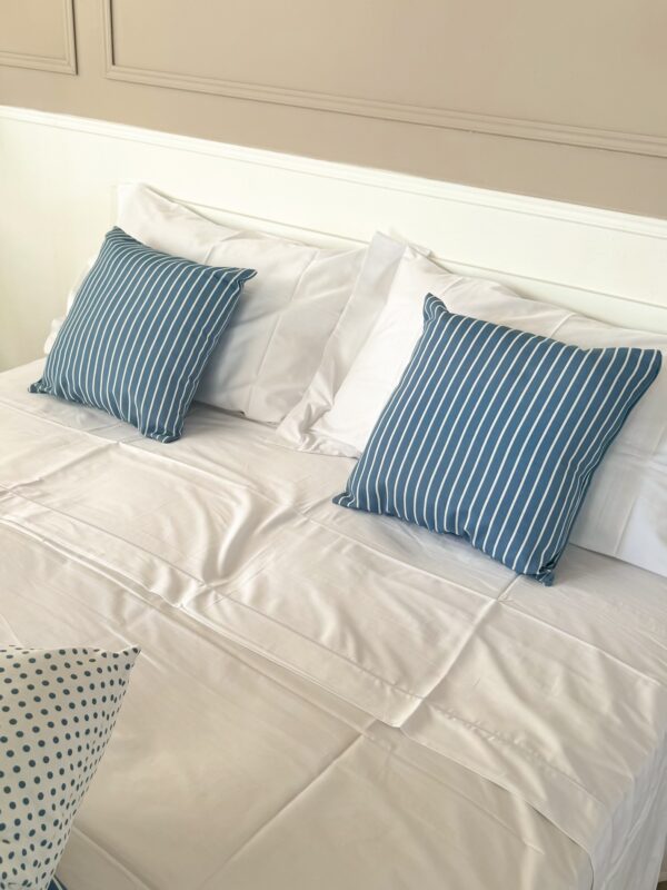 Cuscino Arredo Quadrato Con Zip Linea Dizzy A Righe Verde o Azzurro40x40 Cm