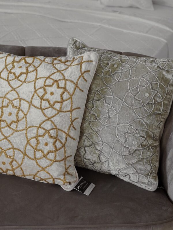 Cuscino Arredo Hanna Home Panna e Oro o Grigio Con Perline