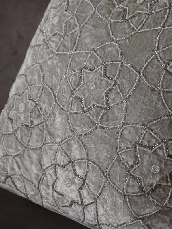 Cuscino Arredo Hanna Home Panna e Oro o Grigio Con Perline