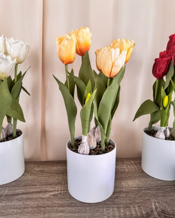 Vaso Bianco in Melamina Con Tulipani Artificiali gialli Rosa Rosso Screziato e Bianchi