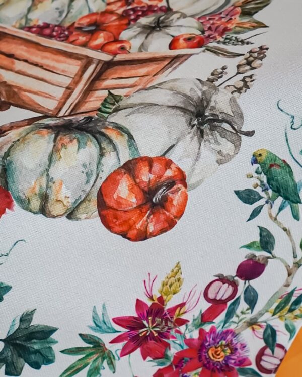 Centrotavola in Fantasia Autunnale con Zucca in Lino Grezzo 90x90 cm