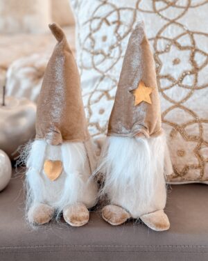 Gnomo Natalizio Con Cappello Beige Con Cuore e Stella
