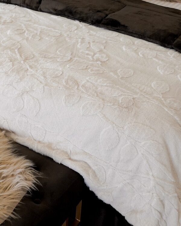 Coperta Plaid Ravaniemi Rabbit Jacquard Con Effetto 3D Floreale-17408