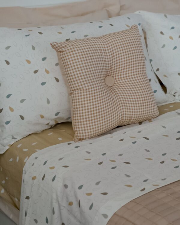 Cuscino Arredo A Quadretti Con Bottone