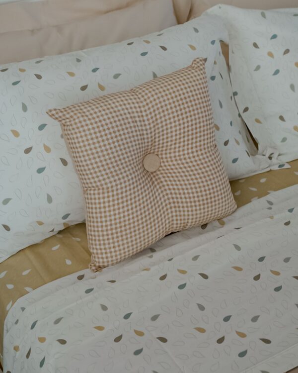 Cuscino Arredo A Quadretti Con Bottone