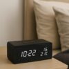 Sveglia Minimal Con Ricarica Wireless per SmartPhone Data Temperatura Umidità Allarme