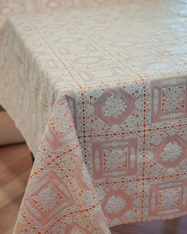 Tokyo Lace Tovagliato a Metraggio Effetto Merletto Con Doppio Fondo Arancio Larghezza 137 Cm