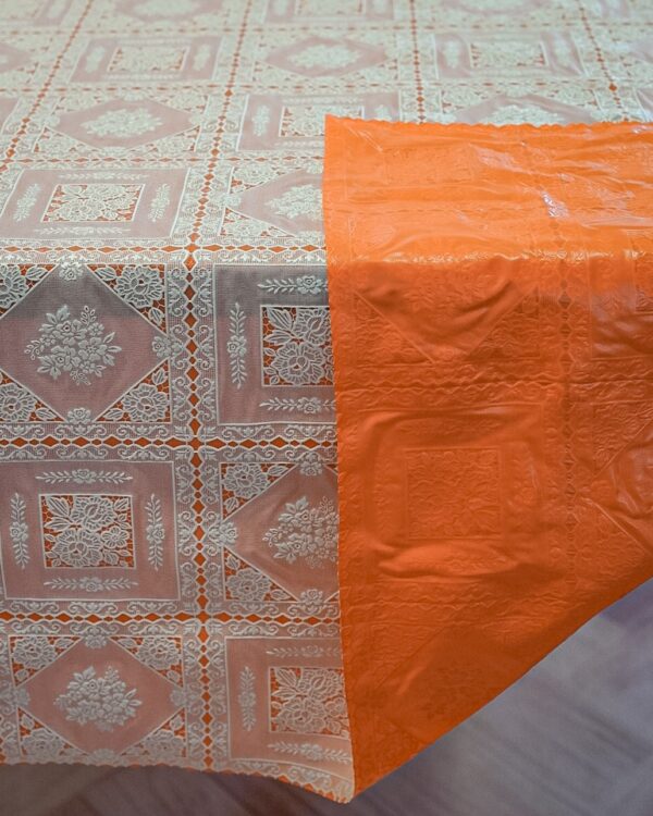 Tokyo Lace Tovagliato a Metraggio Effetto Merletto Con Doppio Fondo Arancio Larghezza 137 Cm