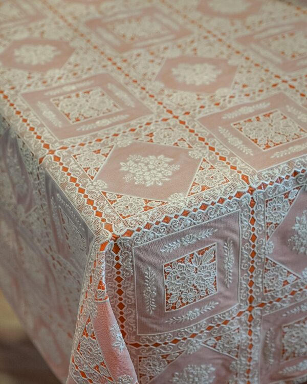 Tokyo Lace Tovagliato a Metraggio Effetto Merletto Con Doppio Fondo Arancio Larghezza 137 Cm