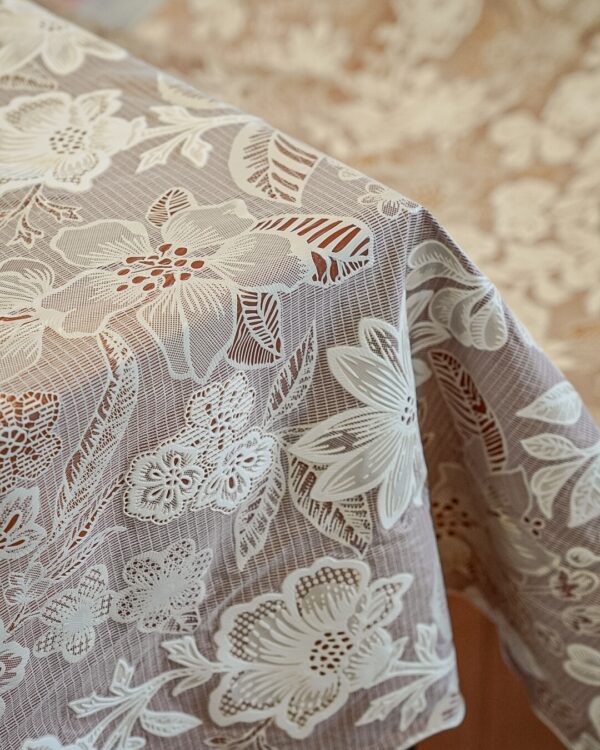 Tokyo Lace Tovagliato a Metraggio Effetto Merletto Doppio Fondo Marrone Larghezza 137 Cm